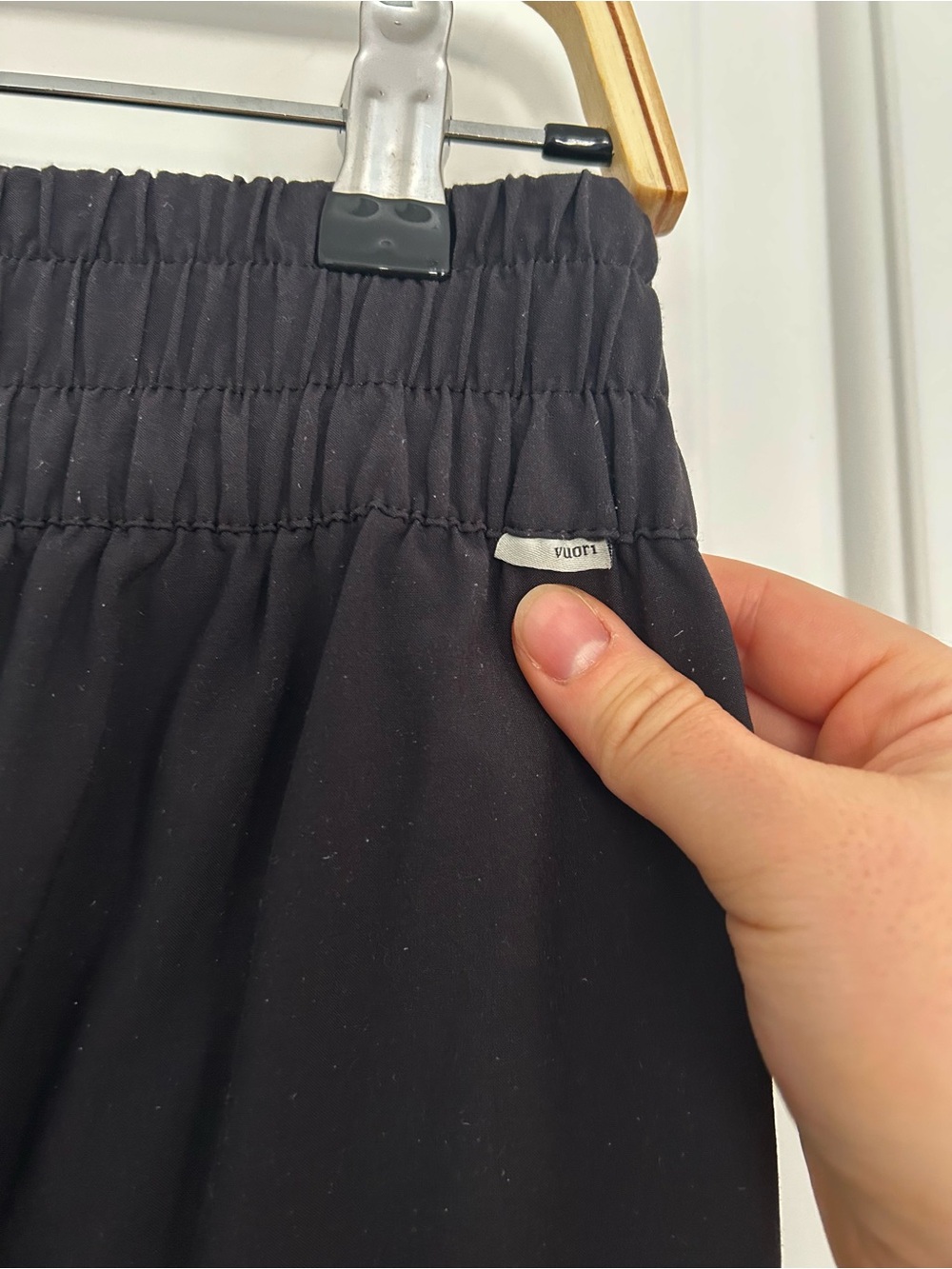 Vuori Gray Athletic Cargo Pocket Joggers - Picture 5 of 6